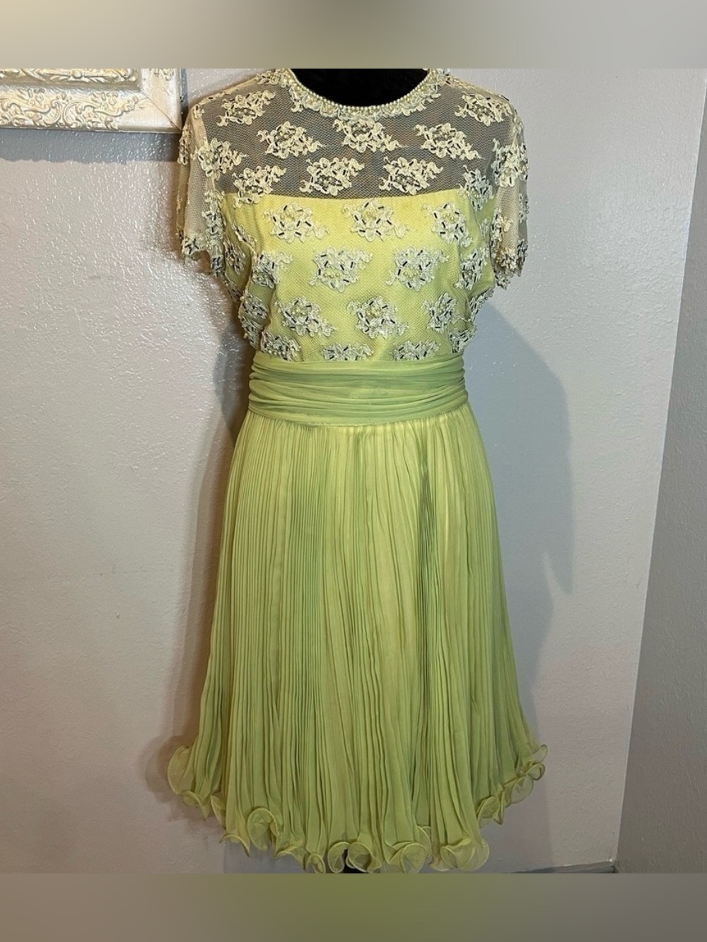 Vintage Light Green Embroidered Lace Cocktail Dress